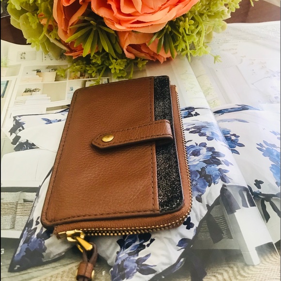 Fossil Small ID Zip Wallet - Picture 3 of 10